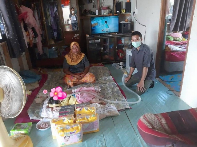 ลงพื้นที่ตรวจเยี่ยมความเป็นอยู่พร้อมมอบผ้าอ้อมสำเร็จรูปสำหรับผู้ป่วยติดเตียง