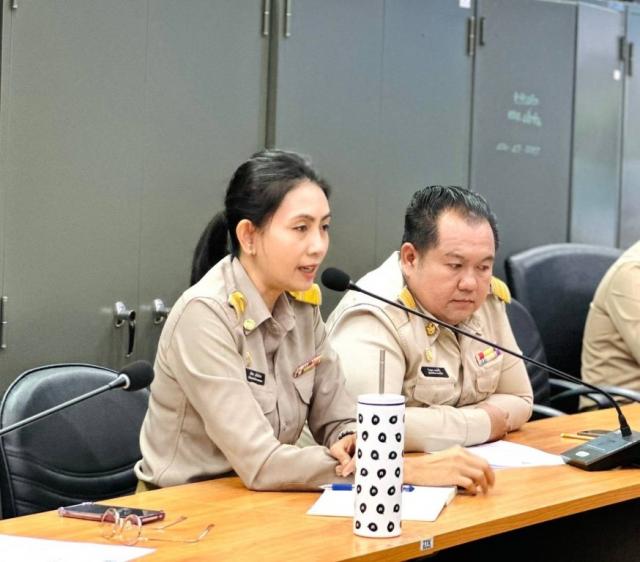 ประชุมพนักงานส่วนตำบลและเจ้าหน้าที่ เพื่อรับมอบนโยบายการบริหารงาน