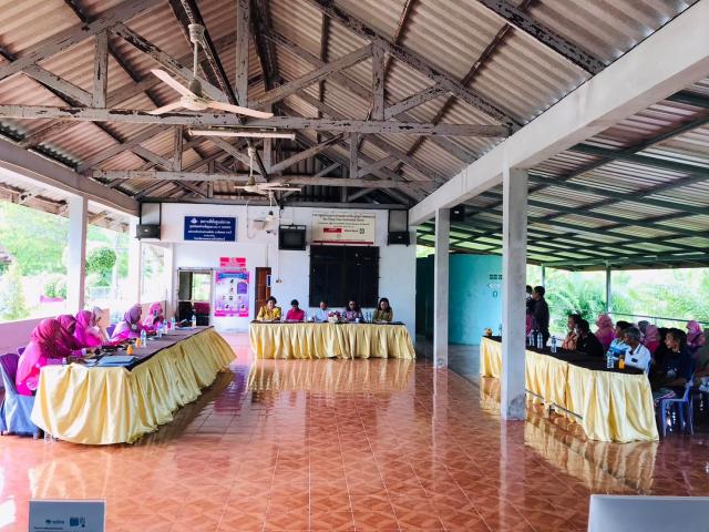 โครงการพัฒนากลุ่มอาชีพเพิ่มรายได้ให้คนว่างงานสร้างสุขในชุมช